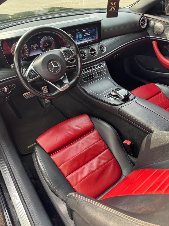Mercedes-Benz Classe E Coupé (Pack AMG Line) — photo 3