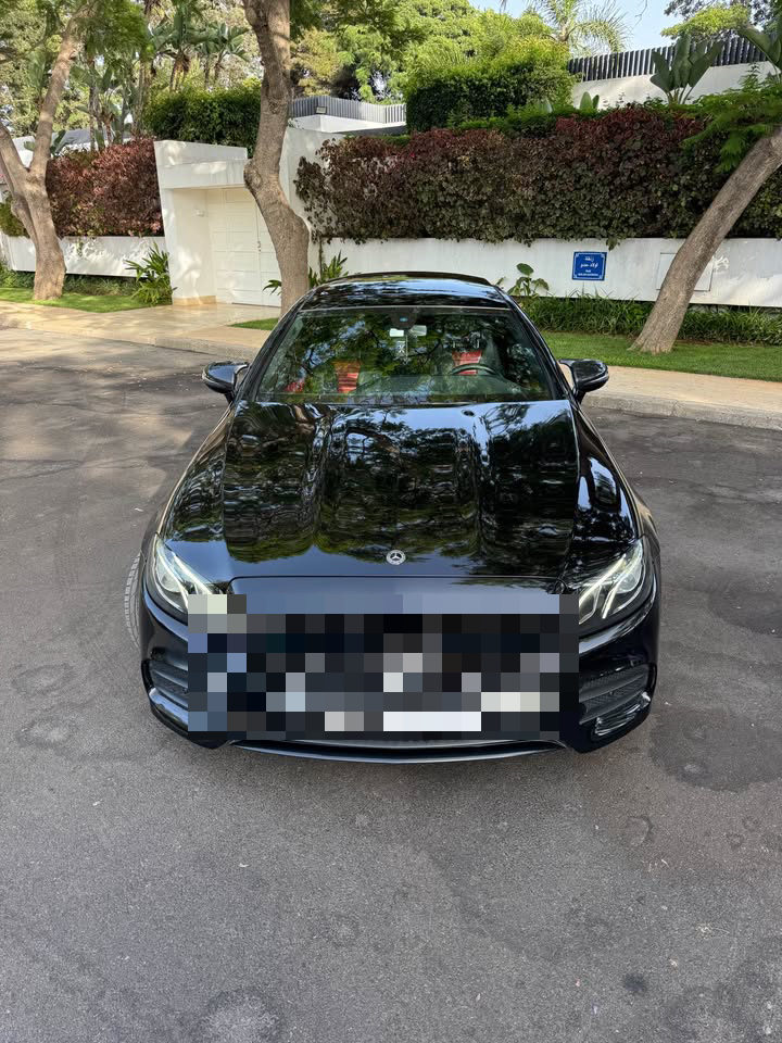 Mercedes-Benz Classe E Coupé (Pack AMG Line) — photo 4