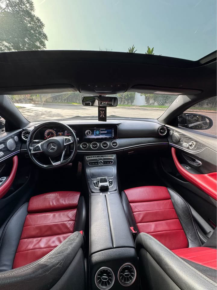Mercedes-Benz Classe E Coupé (Pack AMG Line) — photo 5